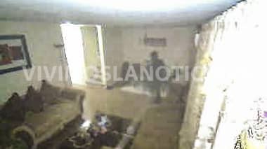 Ladrones desvalijan vivienda de detective y se llevan armamento