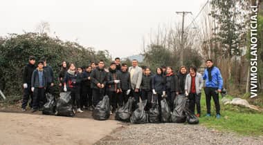 Cesfam Rauco realizó operativo de limpieza con escolares