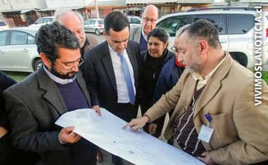 Autoridades visitan terreno donde se emplazaría nuevo Cesfam para Sarmiento