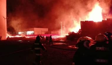 [FOTOS/VIDEO] Gigantesco incendio destruyó frigorífico en Romeral