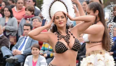 [FOTOS] Grupo de Isla de Pascua Tao’a recorre Molina en fiestas patrias