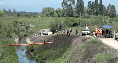 Levantan emergencia tras derrame de petróleo en Río Claro