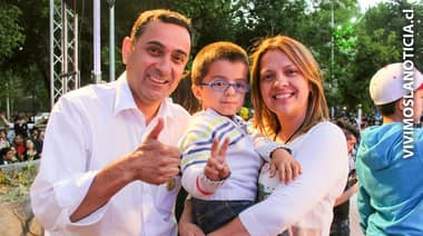 Artistas del "tren Teletón" se presentaron en Curicó