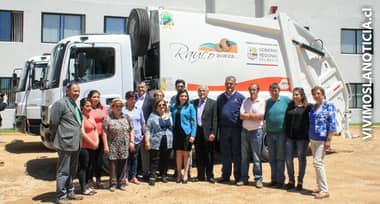 Rauco recibió dos modernos camiones recolectores de basura