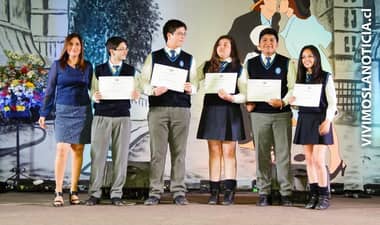 Liceo Zapallar licenció a una nueva generación