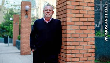 Óscar Hahn presenta su libro “Poesía Fundamental”