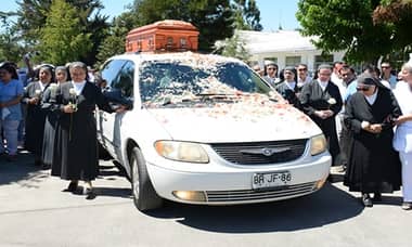 [FOTOS/VIDEO] Emocionante despedida a Madre Irene en Molina
