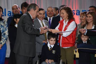 Alcaldesa de Molina entrega a la comunidad la Escuela Eduardo Frei