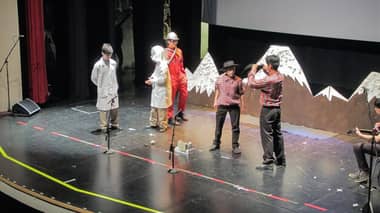 Profesores aprendieron a escribir obras de teatro con contenido científico