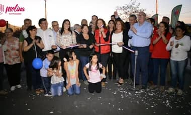 Inauguran nuevos pavimentos en barrio de Molina