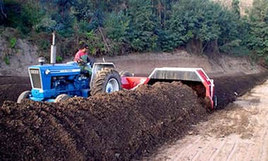 Firman acuerdo para mejorar proyecto de compostaje industrial en Romeral