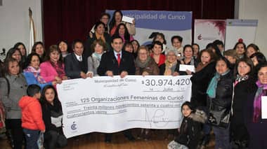 Municipio curicano entregó más de 30 millones en subvenciones a centros de mujeres