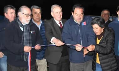 Ministro de Energía inauguró paneles solares en escuelas de Colbún y Pelarco