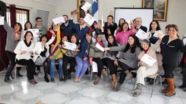 Certifican a mujeres del curso Telar Mapuche