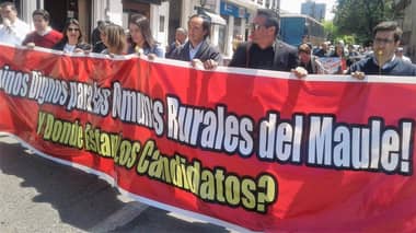 Alcaldes protestan por pésimo estado de los caminos rurales