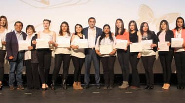 Más de 200 curicanas se capacitaron en cursos de habilidades laborales