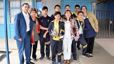 Estudiantes curicanos ganan nacional de First Lego League