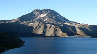 Complejo volcánico Planchón-Peteroa retorna a Alerta Verde tras nueve meses de inestabilidad