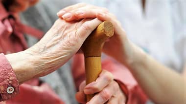 Desalojan hogar de ancianos clandestino de Romeral