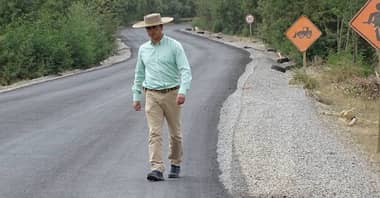 Inician mejoramiento asfáltico en camino que bordea Lago Vichuquén