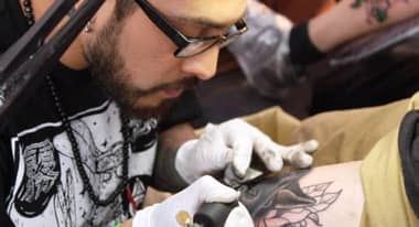 La maldición de los tatuajes en pareja