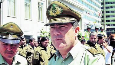 Piñera nombra a Hermes Soto como general director y descabeza alto mando de Carabineros
