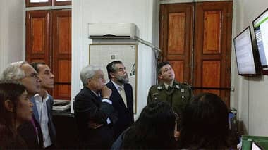 Piñera realizó visita sorpresa a comisaría tras cambio de alto mando