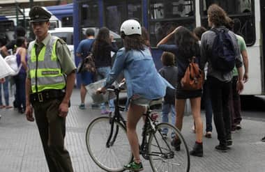 Desde fines de año las bicicletas no podrán circular por la vereda