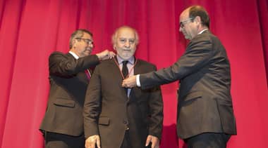 Cineasta Miguel Littin recibió Medalla al Mérito Juan Ignacio Molina