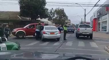 Se repite la historia: nueva colisión en conflictiva esquina de Curicó