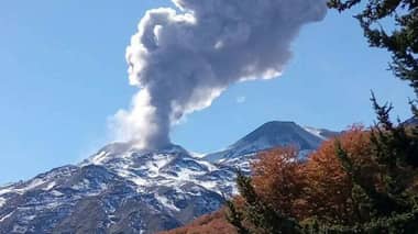 Sernageomin realiza sobrevuelo al Volcán Chillán