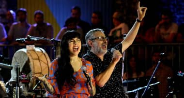 Mon Laferte deslumbra con canción junto a Los Auténticos Decadentes