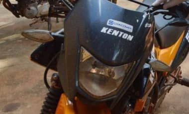 Falsa venta de motocicleta terminó con millonario robo y con dos detenidos