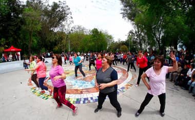 Adultos mayores disfrutaron de Zumbatón 2018