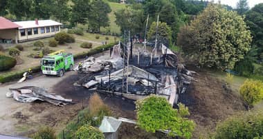 Gobierno reconstruirá 30 iglesias católicas y 12 evangélicas destruidas en ataques incendiarios