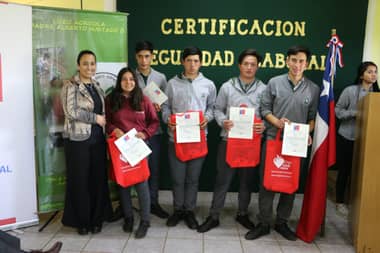 Estudiantes de Molina se capacitan como monitores en salud ocupacional