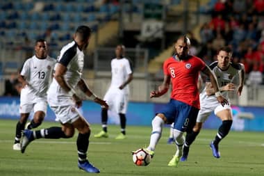 Chile cae ante Costa Rica en magra presentación en Rancagua