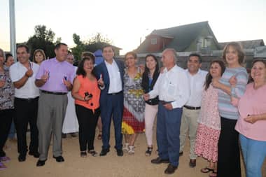 Inauguran nueva plaza con gimnasio y juegos en villa Millaray