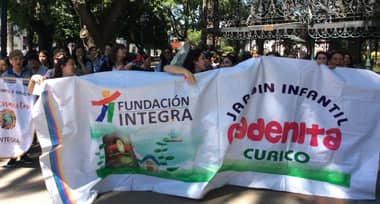 Trabajadoras de Integra continúan en paro indefinido y piden intervención de Cecilia Morel