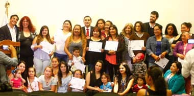 Nuevas oportunidades para familias curicanas con Programa Abriendo caminos