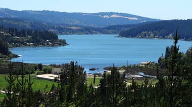 Playa Paula es la única declarada apta para el baño en la región