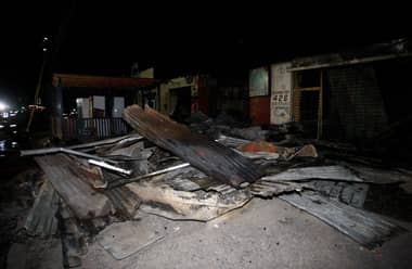 Municipio curicano convoca mesa de trabajo para apoyar a locatarios afectados por incendio