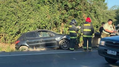 Vehículo volcó en sector Barros Negros