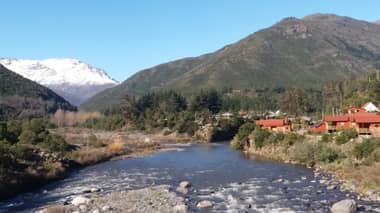 Vecinos amenazan con toma del camino a Los Queñes y exigen restitución de espigón