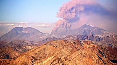 Nuevo pulso eruptivo en Complejo Volcánico Planchón Peteroa