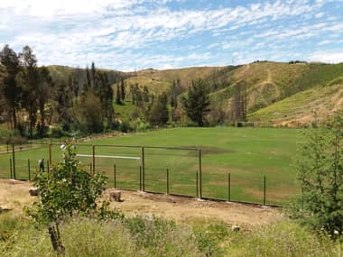 Santa Olga contará con renovada cancha de pasto natural