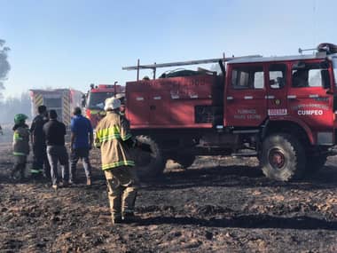 Dos viviendas destruidas por incendio en Villa Los Robles de Camarico