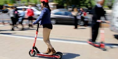 Alcalde de Las Condes publicó video de atropello por scooter eléctrico y anunció fiscalizaciones