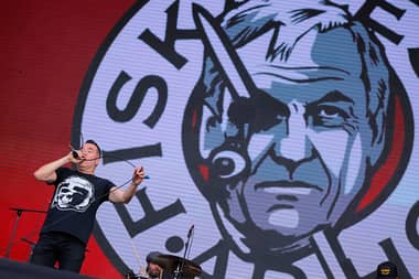 Autoridades y políticos responden a imágenes usadas por Fiskales Ad Hok en Lollapalooza