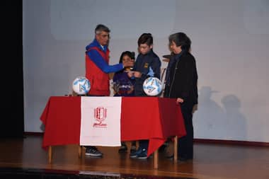 Sorteo del campeonato “Molina Rumbo a Islandia” reunió a figuras del deporte en la comuna